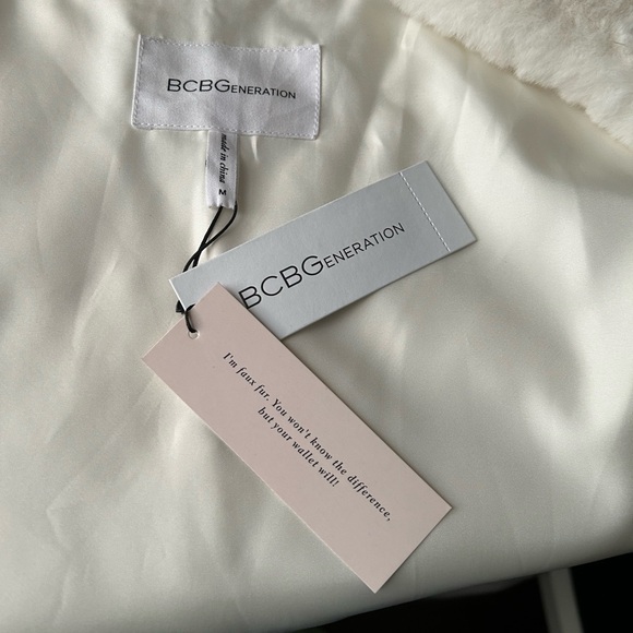 BCB Generation Faux Fur sleeveless lined hooded vest - Picture 3 of 16